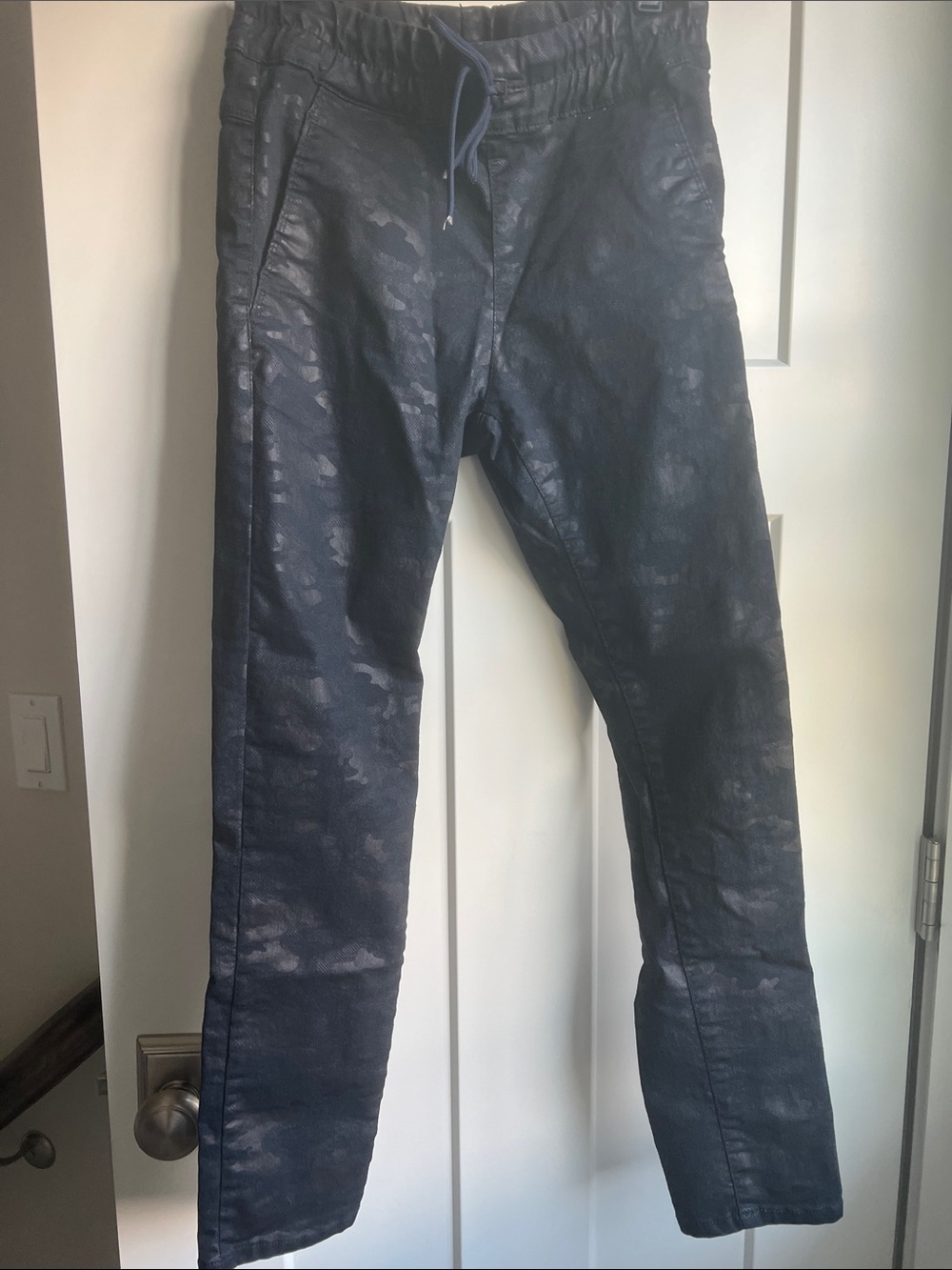 Women’s Black Camo Print Pull-On Jeggings